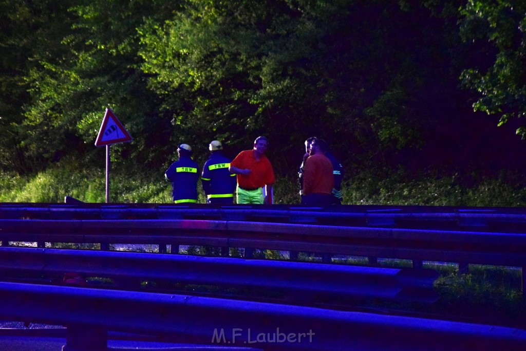 VU Gefahrgut LKW umgestuerzt A 4 Rich Koeln Hoehe AS Gummersbach P596.JPG - Miklos Laubert